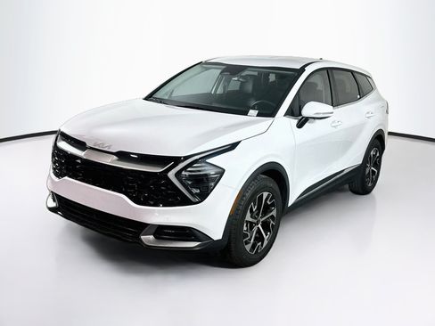 Used 2024 Kia Sportage EX FWD image 3