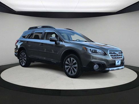Used 2017 Subaru Outback 3.6R Limited image 2