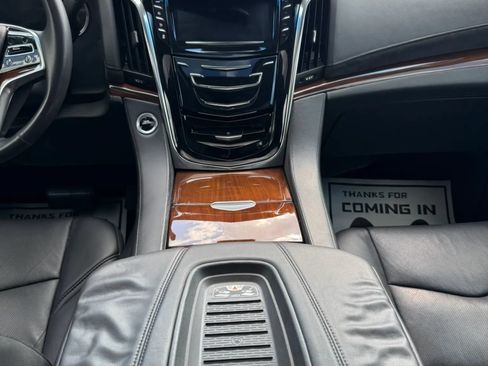 Used 2018 Cadillac Escalade ESV Luxury AWD/4WD image 65