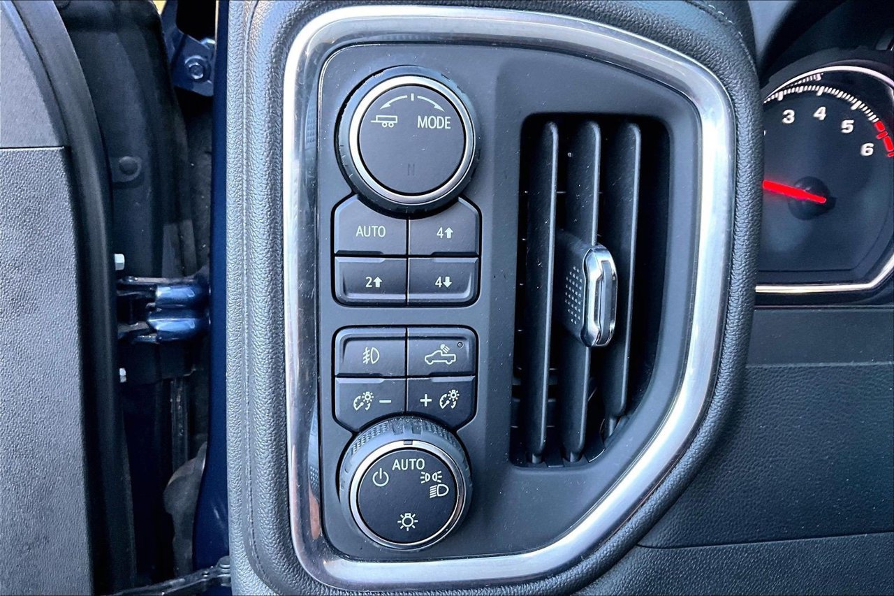Used 2022 Chevrolet Silverado 1500 RST w/ Z71 Off-Road Package AWD/4WD image 27