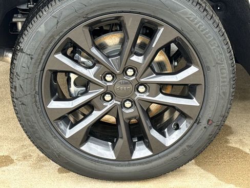 New 2026 Jeep Grand Cherokee L Limited AWD/4WD image 9