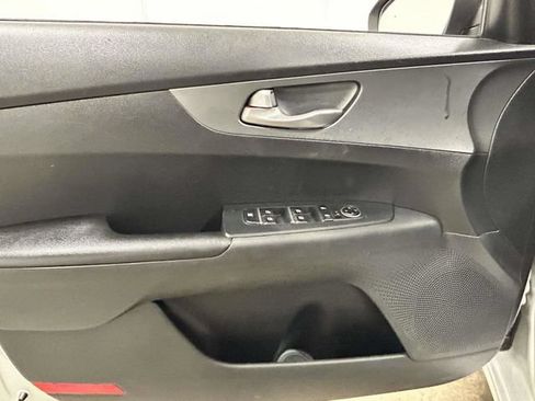 Used 2021 Kia Forte LXS FWD image 11