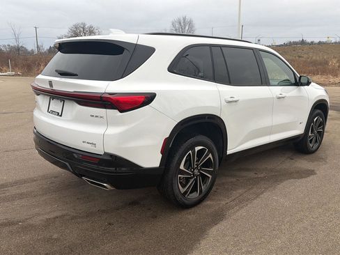 Used 2025 Buick Enclave Sport Touring image 5