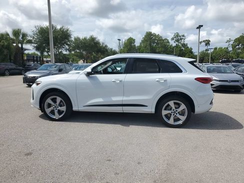 Certified 2025 Audi Q5 Premium Plus w/ Premium Plus AWD/4WD image 8