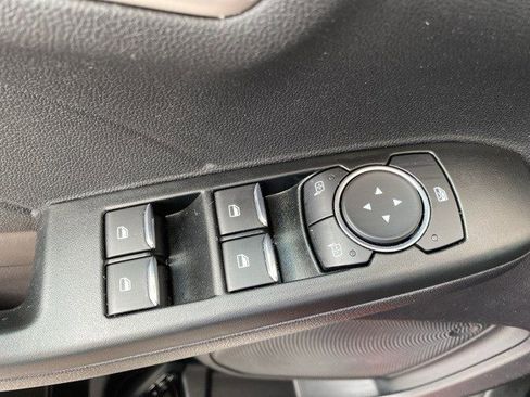 Certified 2022 Ford Escape SE w/ SE Sport Appearance Package image 9