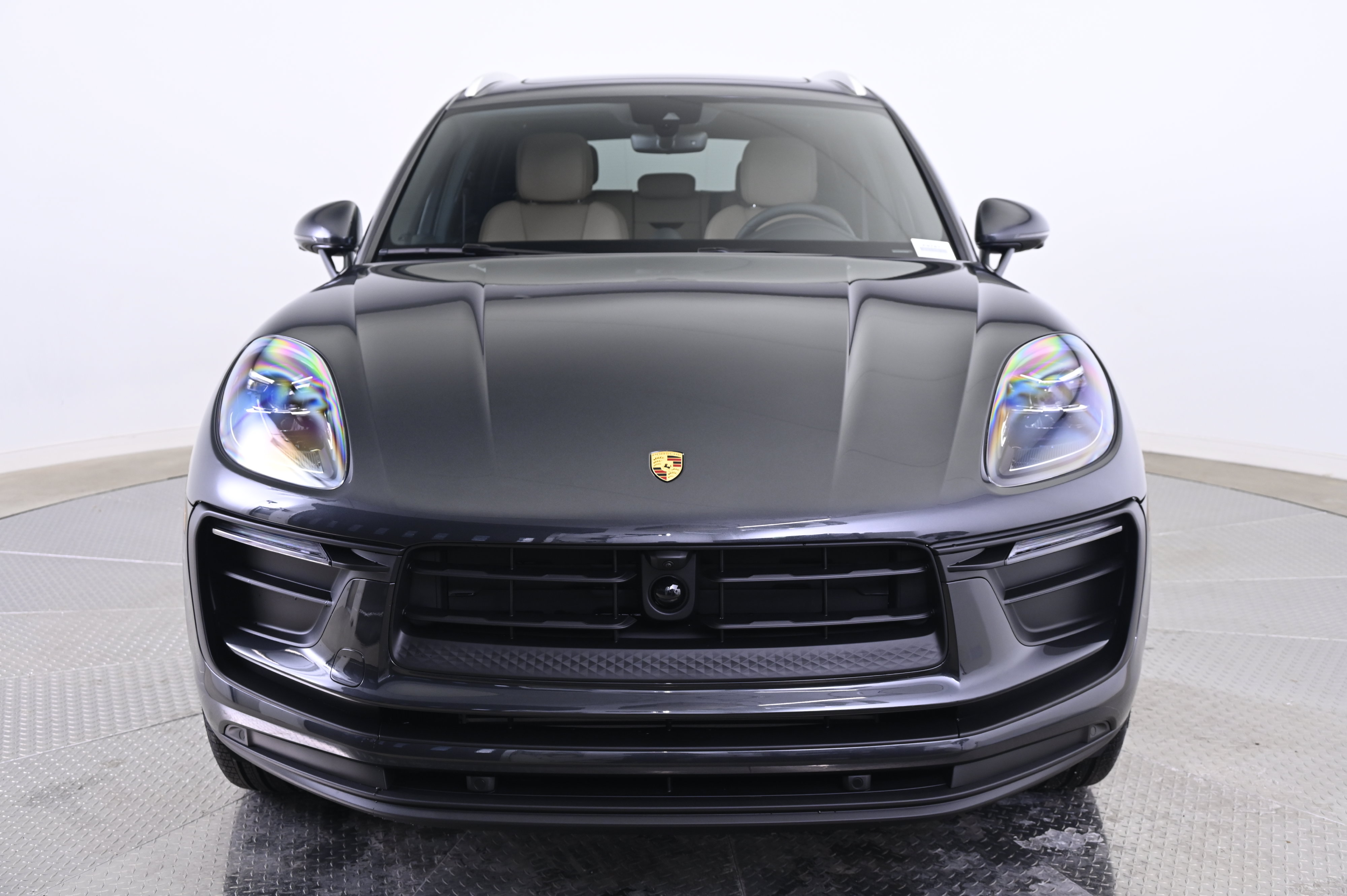 Certified 2026 Porsche Macan AWD/4WD image 10
