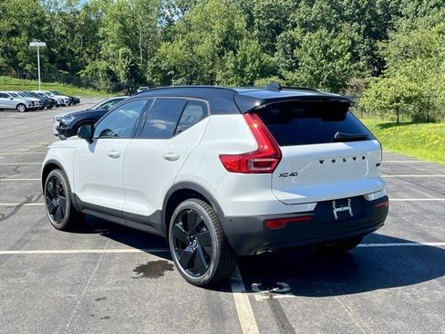 New 2026 Volvo XC40 B5 Ultra w/ Climate Package image 4