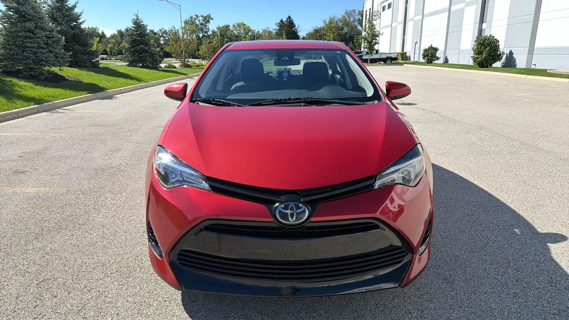 Used 2017 Toyota Corolla LE FWD image 2