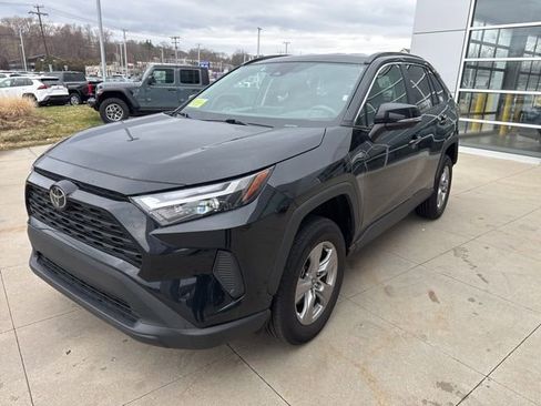 Used 2025 Toyota RAV4 XLE image 3