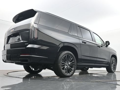 New 2026 Cadillac Escalade ESV Platinum Sport AWD/4WD image 19