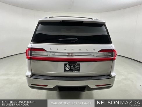 Used 2019 Lincoln Navigator L Select RWD image 7