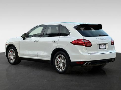 Used 2013 Porsche Cayenne Turbo image 5