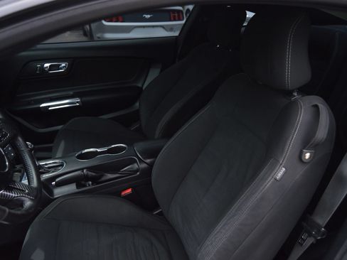 Used 2016 Ford Mustang Coupe RWD image 8