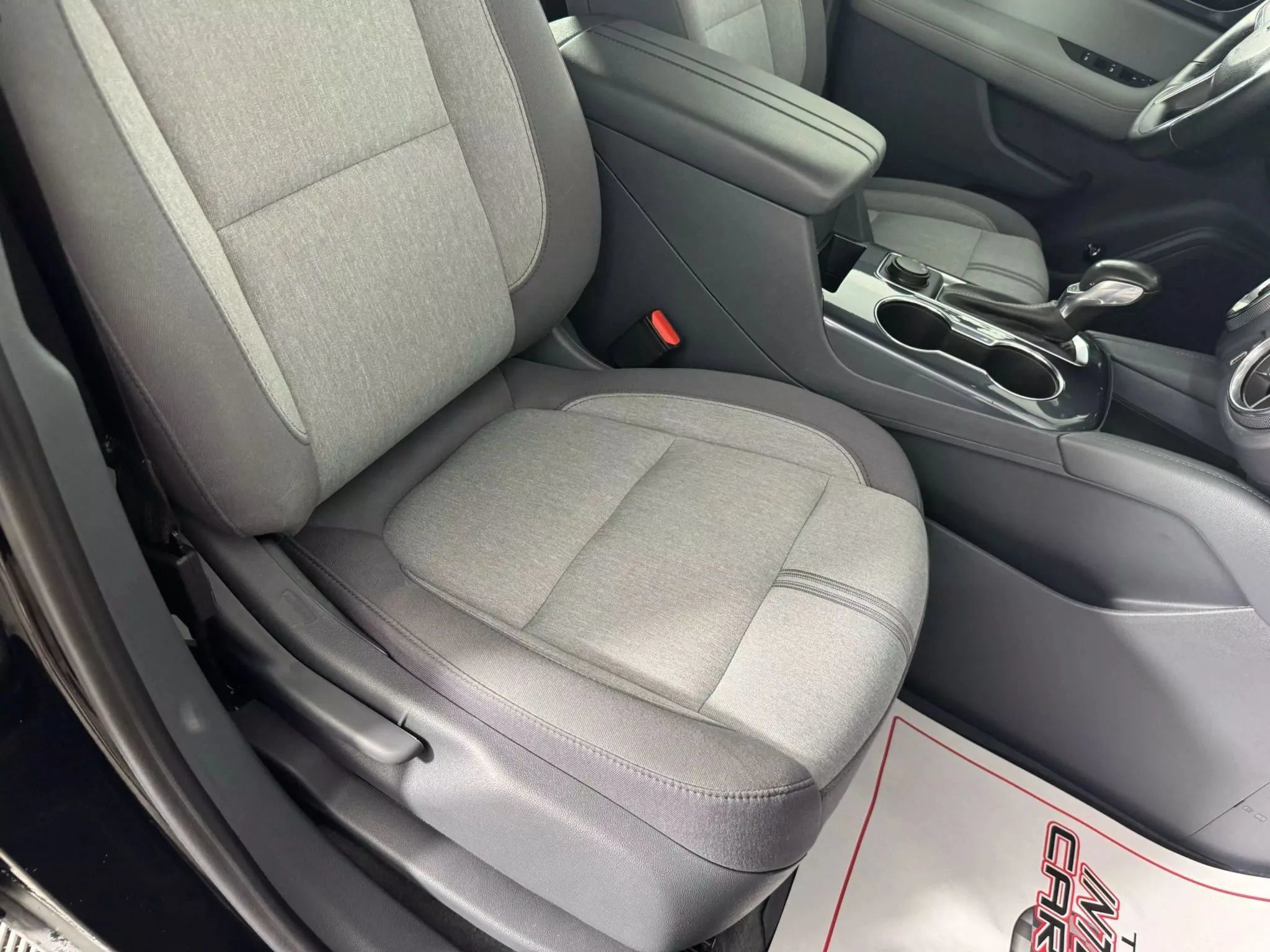 Used 2020 Chevrolet Blazer LT FWD image 34