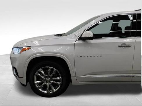 Used 2021 Chevrolet Traverse High Country image 18