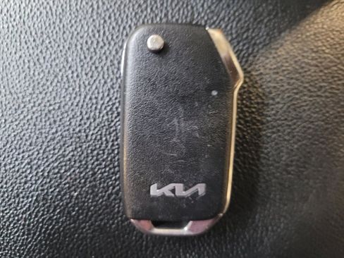 Used 2022 Kia Forte LXS w/ LXS Technology Package FWD image 32