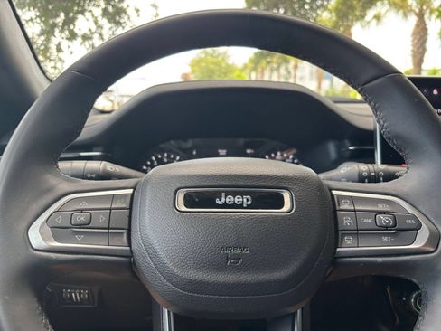 Used 2025 Jeep Compass Limited AWD/4WD image 30