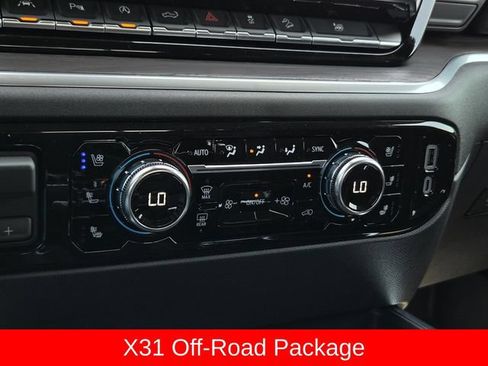 New 2026 GMC Sierra 1500 SLT w/ SLT Premium Package AWD/4WD image 19