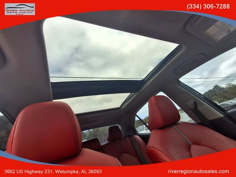 Used 2020 Toyota Camry XSE image 12