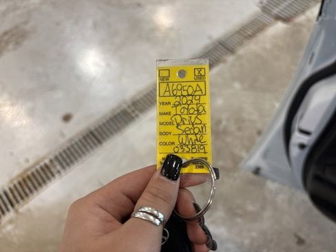 Used 2024 Toyota Prius Prime SE image 30