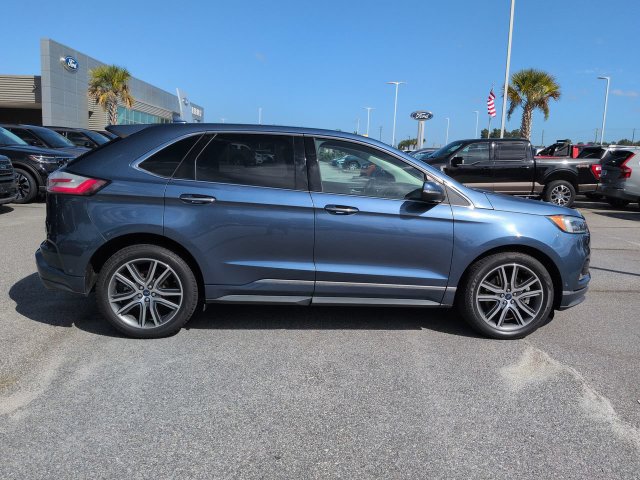 Used 2019 Ford Edge Titanium w/ Equipment Group 301A AWD/4WD image 3