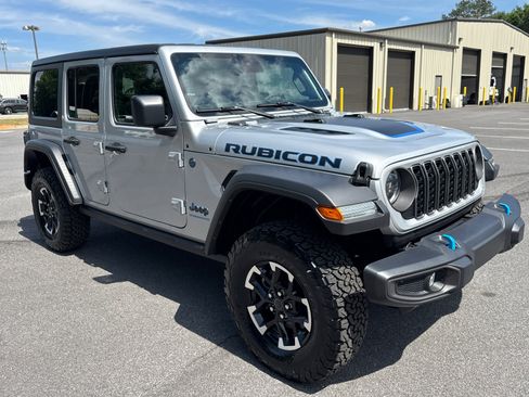Used 2024 Jeep Wrangler Unlimited Rubicon 4xe AWD/4WD image 3