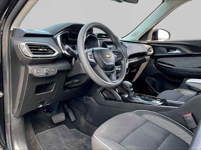 Used 2023 Chevrolet TrailBlazer LT w/ Convenience Package FWD image 8