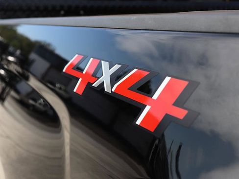 Used 2018 Chevrolet Silverado 1500 LT w/ All Star Edition image 36