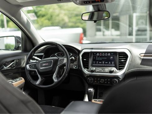 Used 2017 GMC Acadia SLE w/ Driver Alert Package I FWD image 7