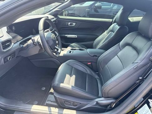 Used 2025 Ford Mustang GT Premium RWD image 6