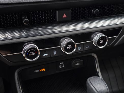 Certified 2025 Honda CR-V LX image 28