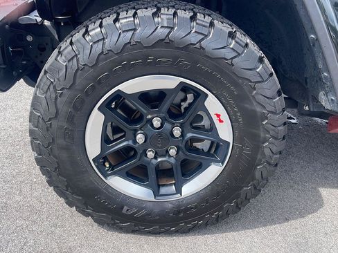 Used 2021 Jeep Wrangler Unlimited Rubicon AWD/4WD image 13