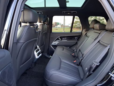 New 2025 Land Rover Range Rover SE image 8