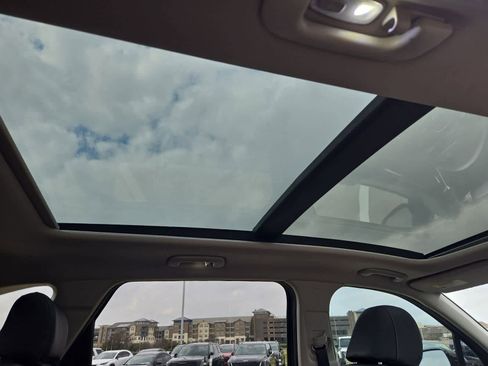 Certified 2023 Kia Sorento EX w/ Panoramic Sunroof Package image 20