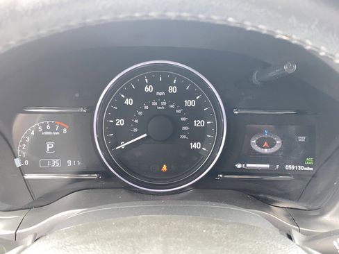 Used 2020 Honda HR-V Touring image 11