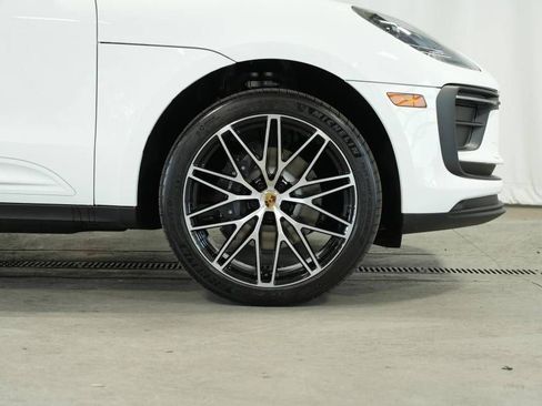 Certified 2025 Porsche Macan AWD/4WD image 41