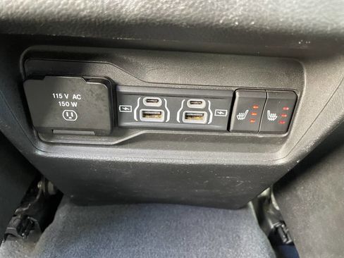 Used 2023 Jeep Grand Cherokee Limited image 27