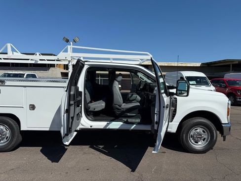 New 2026 Ford F250 XL w/ XL Chrome Package image 29