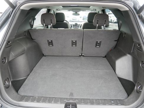 Used 2018 Chevrolet Equinox LT image 18