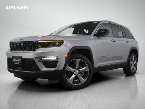 Used 2022 Jeep Grand Cherokee Limited image 1
