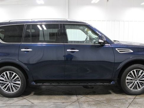 Used 2024 Nissan Armada SL image 11