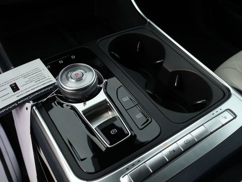 New 2026 Kia Carnival EX FWD image 36