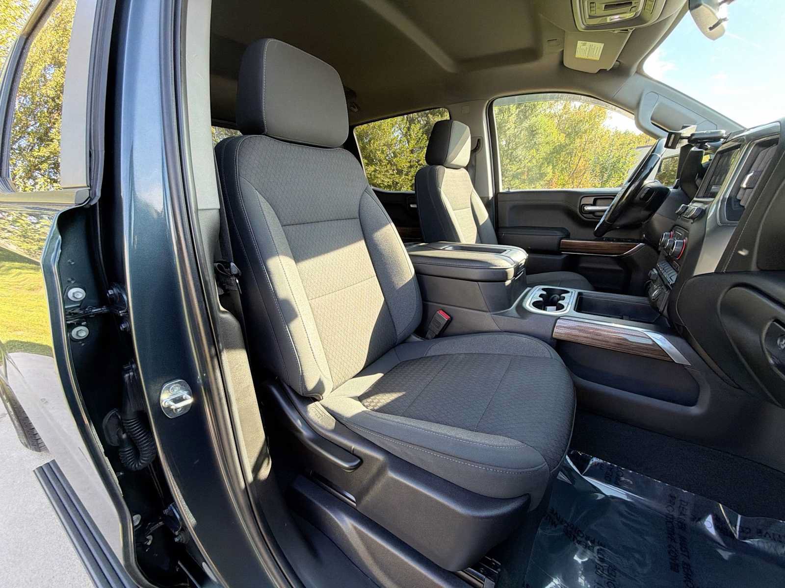 Used 2020 Chevrolet Silverado 1500 RST AWD/4WD image 18