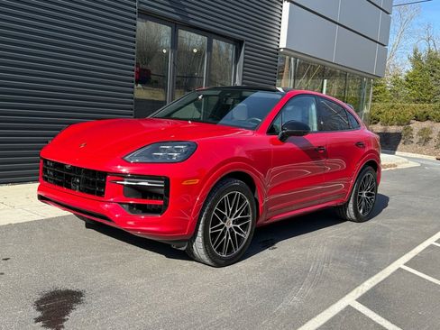Certified 2025 Porsche Cayenne Coupe image 1