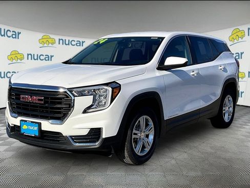 Used 2024 GMC Terrain SLE image 3