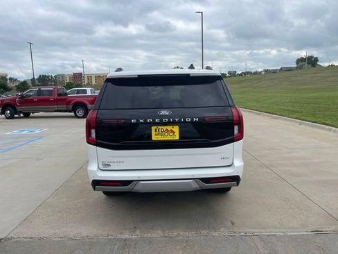 New 2026 Ford Expedition Max Platinum w/ Driver's Package AWD/4WD image 4