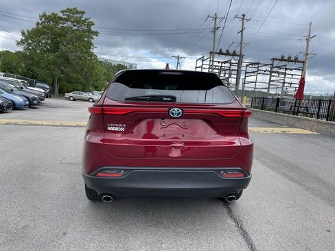 Used 2023 Toyota Venza LE AWD/4WD image 4
