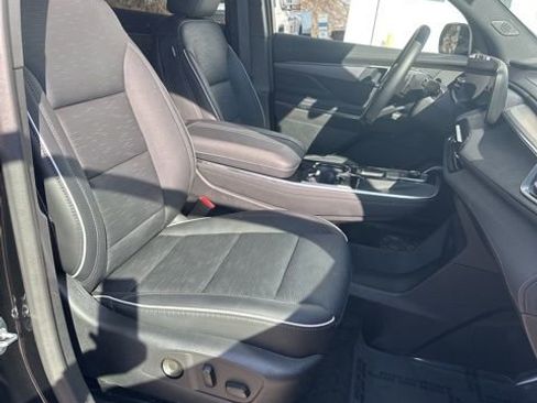 Used 2025 Buick Enclave Sport Touring image 37