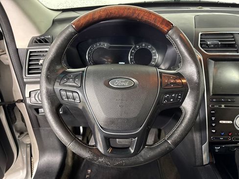 Used 2016 Ford Explorer Platinum AWD/4WD image 17