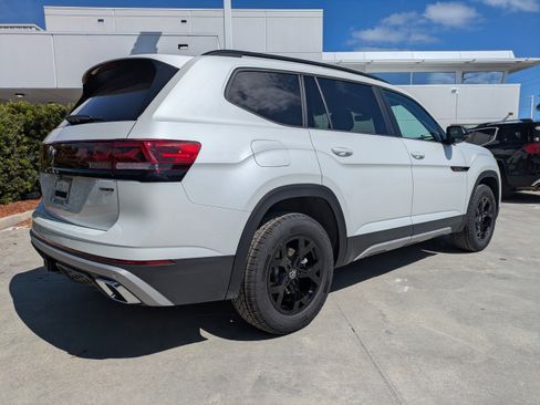 New 2026 Volkswagen Atlas Peak Edition AWD/4WD image 4